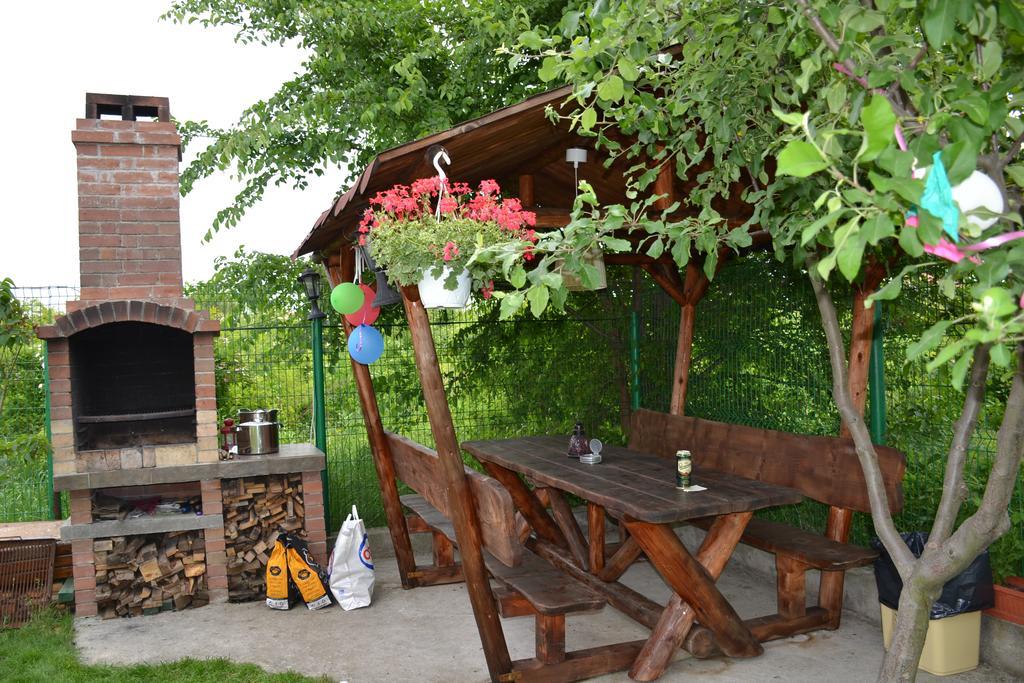 Happy Place - Casuta Galbena Domnesti  Zewnętrze zdjęcie